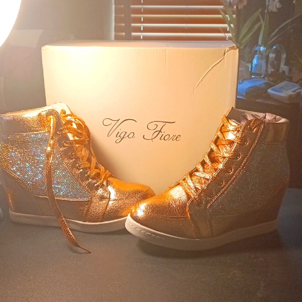Vigo Fiore Gold/Gold Sparkle, Wedge Women's Wedge Sneakers-New, Never Worn.